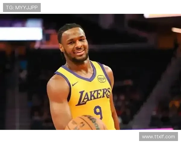 雷迪克称赞布朗尼成长显著G联盟经历助力他的全面提升