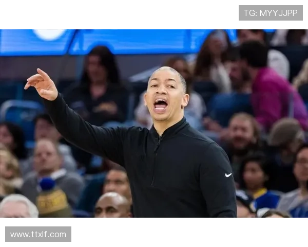 卢指导强调球队需要通过十场比赛评估当前状态与发展过程